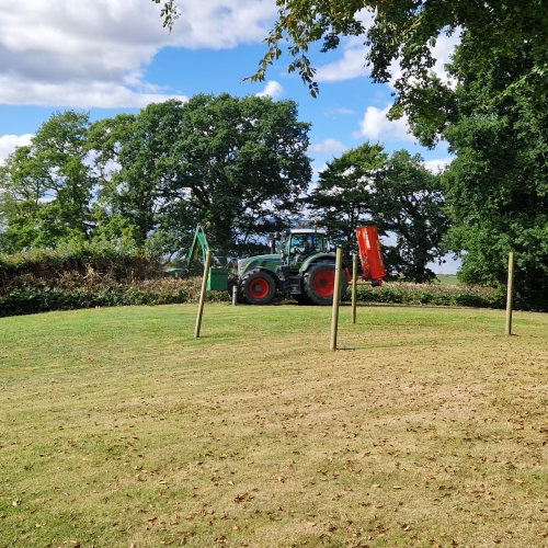 Græsklipning og grøn vedligeholdelse udført som ejendomsservice på Vestfyn