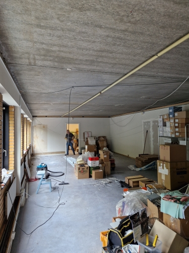 Handyman udfører småreparationer og praktisk vedligehold i ejendom på Vestfyn